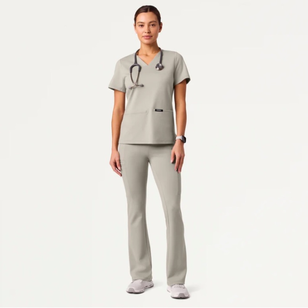 Jaanuu scrub set (XS top, ST pants)